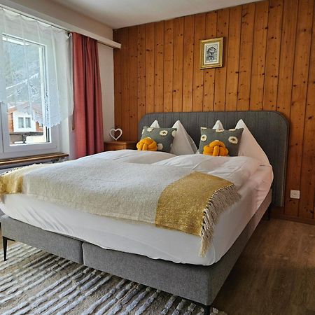 Apartment Klein Matterhorn - Haus Miranda Täsch Buitenkant foto
