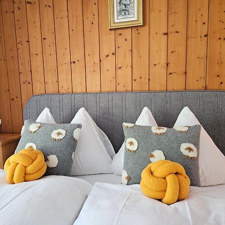 Apartment Klein Matterhorn - Haus Miranda Täsch Buitenkant foto